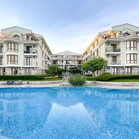 Royal Bay Apartments With Self Check-In Sveti Vlas Eksteriør bilde