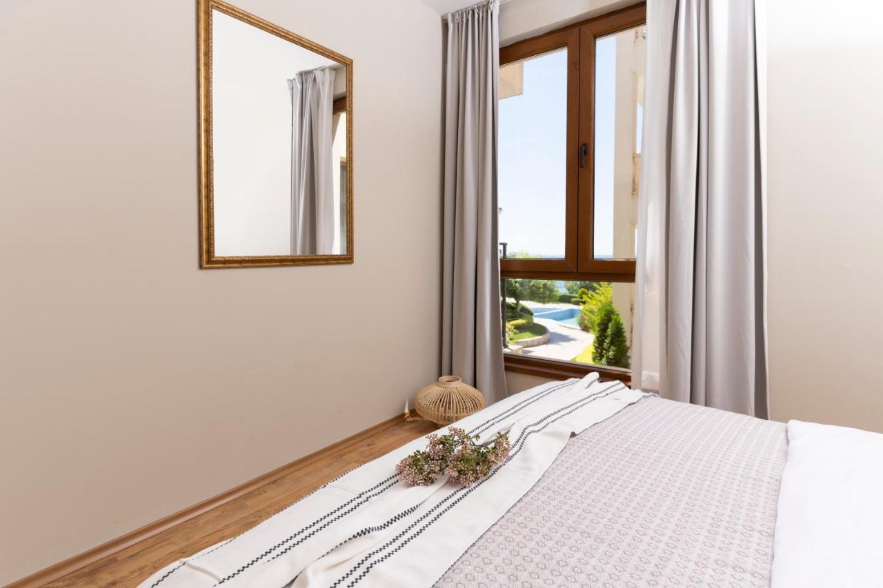 Royal Bay Apartments With Self Check-In Sveti Vlas Eksteriør bilde