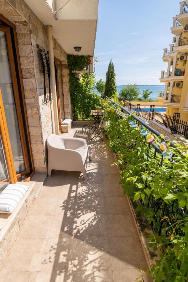 Royal Bay Apartments With Self Check-In Sveti Vlas Eksteriør bilde