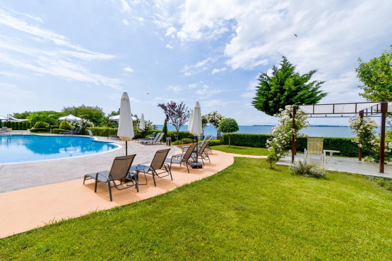 Royal Bay Apartments With Self Check-In Sveti Vlas Eksteriør bilde