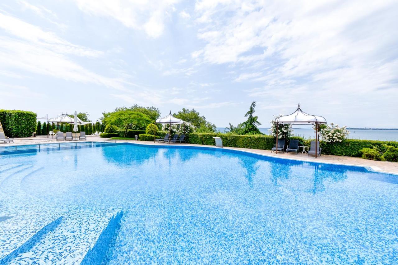 Royal Bay Apartments With Self Check-In Sveti Vlas Eksteriør bilde