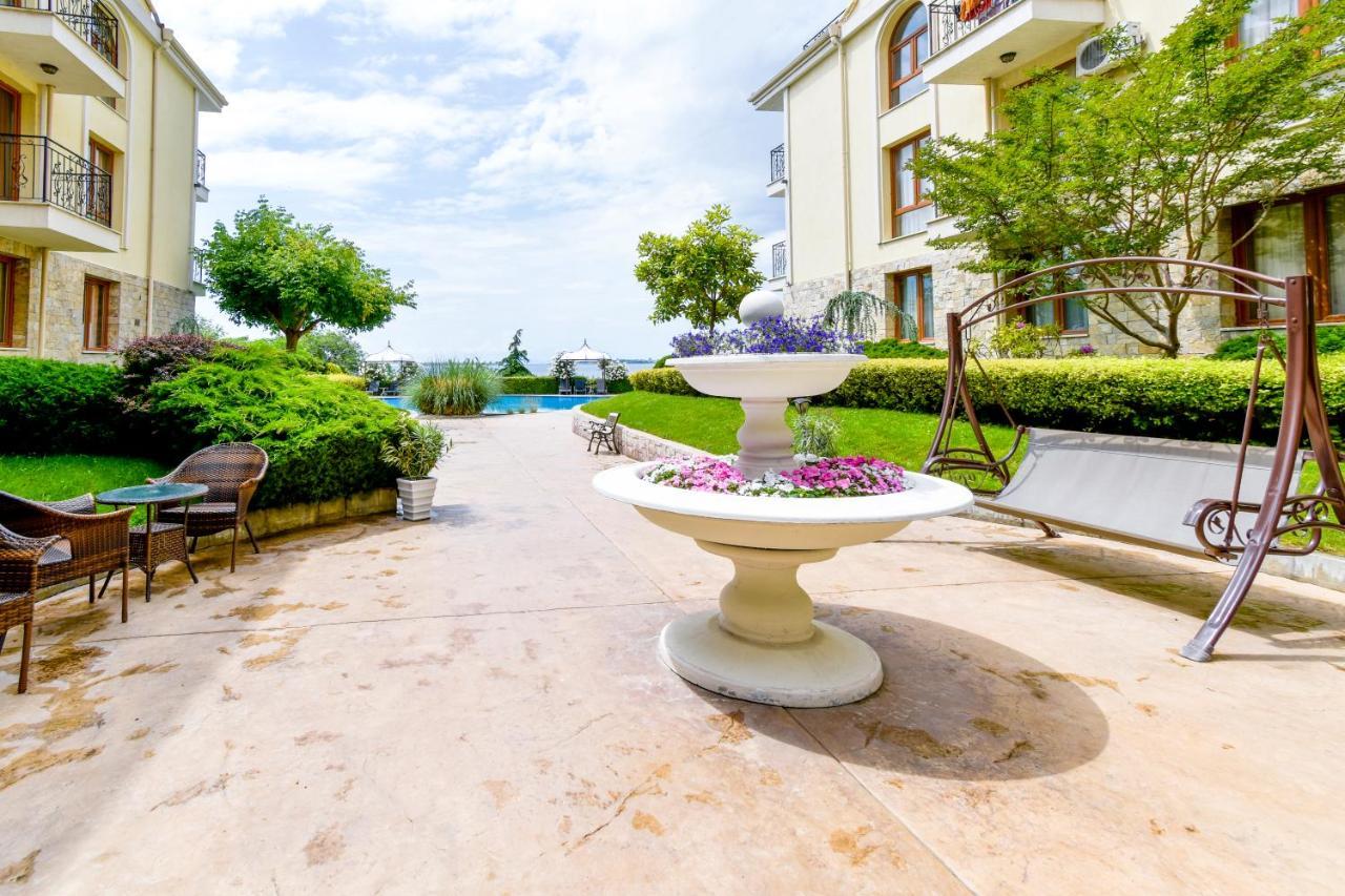 Royal Bay Apartments With Self Check-In Sveti Vlas Eksteriør bilde