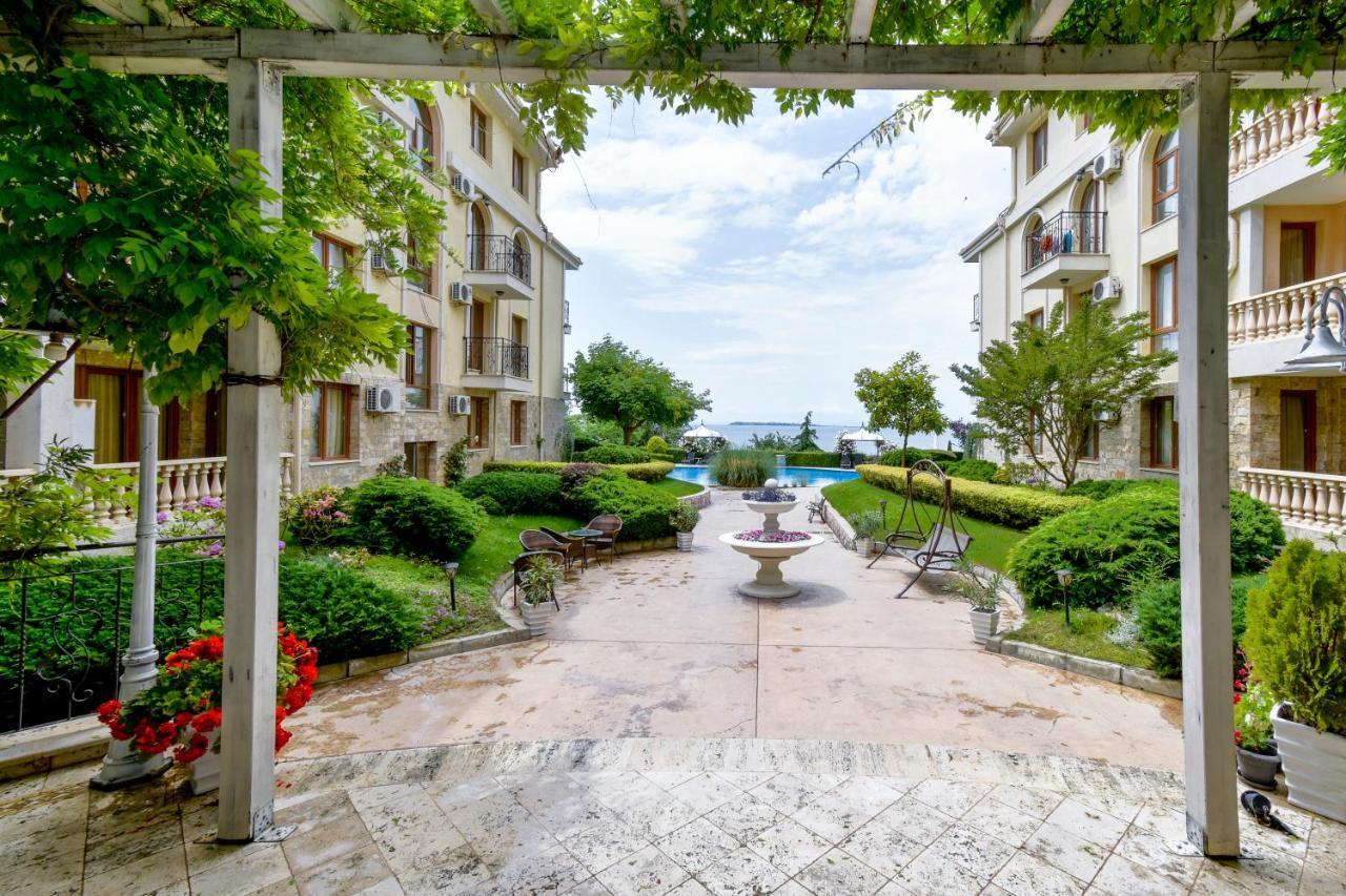 Royal Bay Apartments With Self Check-In Sveti Vlas Eksteriør bilde
