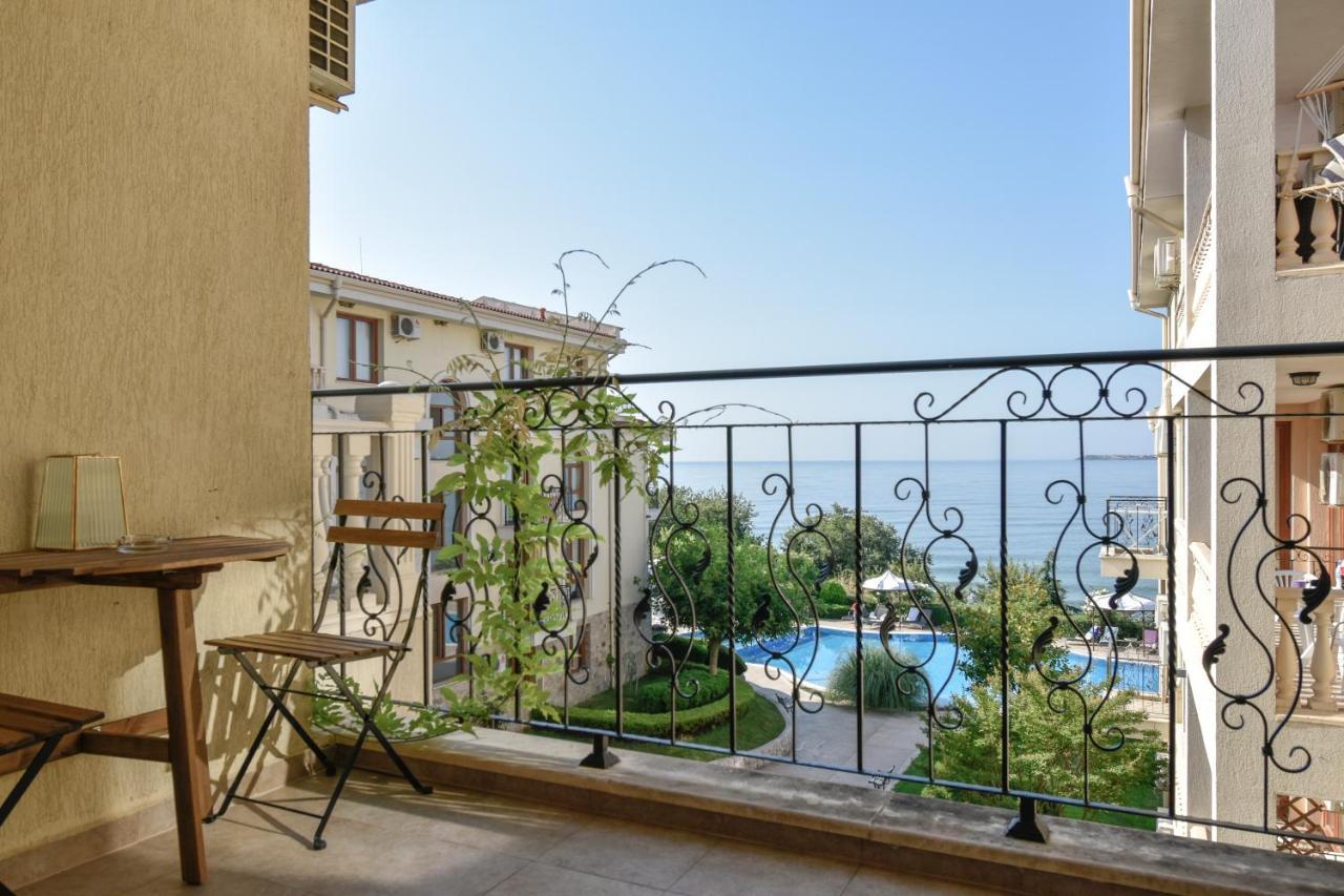 Royal Bay Apartments With Self Check-In Sveti Vlas Eksteriør bilde