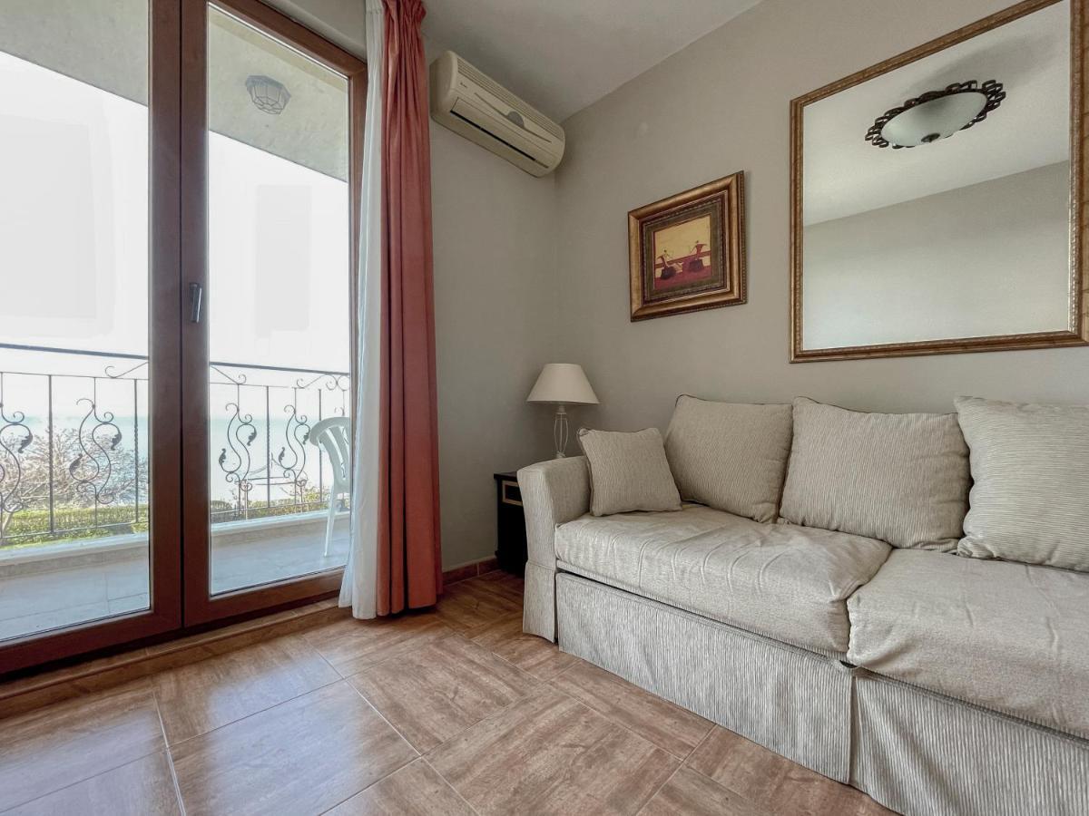 Royal Bay Apartments With Self Check-In Sveti Vlas Eksteriør bilde