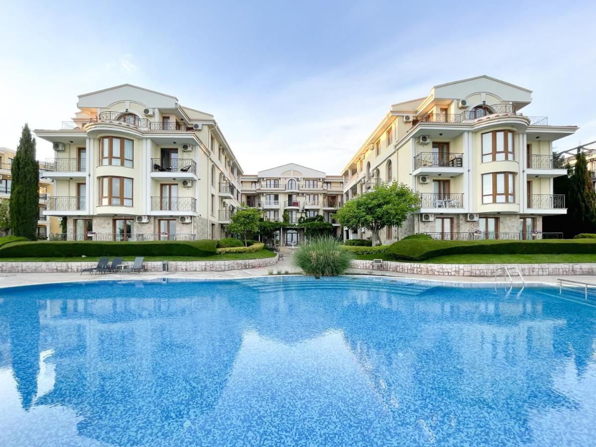 Royal Bay Apartments With Self Check-In Sveti Vlas Eksteriør bilde